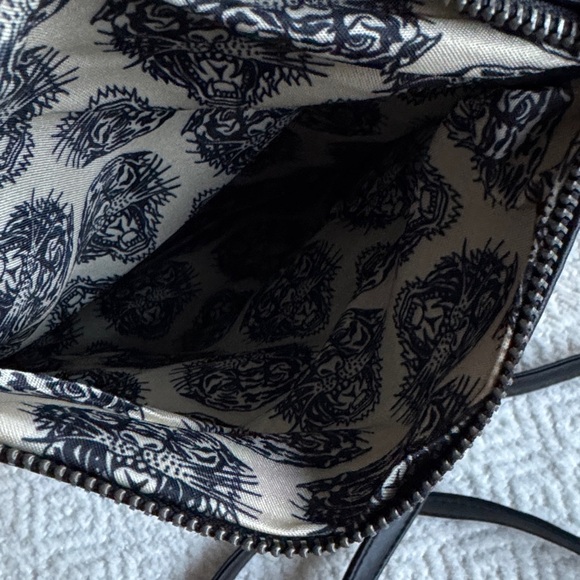 NWT Ed Hardy Black and Red Crossbody Bag - Picture 4 of 9